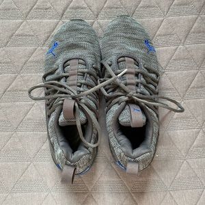 ✨Kids Blue and Grey Tennis shoes✨